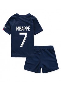 Paris Saint-Germain Kylian Mbappe #7 Babyklær Hjemme Fotballdrakt til barn 2022-23 Korte ermer (+ Korte bukser)